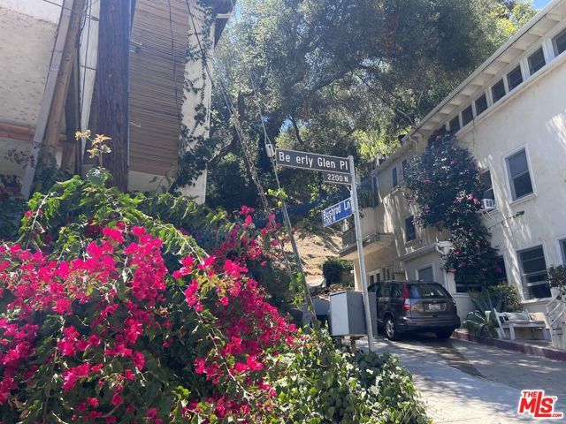 2312 N Bushrod Lane, Los Angeles, CA 90077