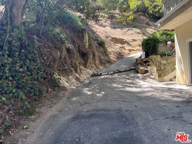 2312 N Bushrod Lane, Los Angeles, CA 90077