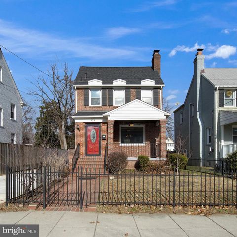 423 QUACKENBOS ST NW, Washington, DC 20011