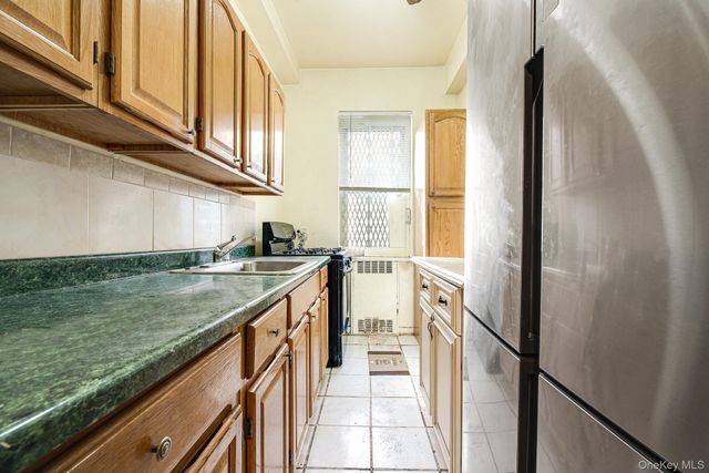 67-38 108 Street D05, Forest Hills, NY 11375
