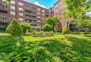 67-38 108 Street D05, Forest Hills, NY 11375