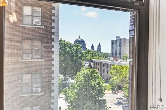 4515 Maryland Avenue 609, St Louis, MO 63108