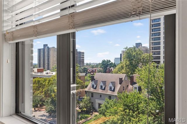 4515 Maryland Avenue 609, St Louis, MO 63108