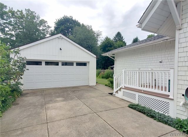 256 Maple Avenue, Hamburg, NY 14075