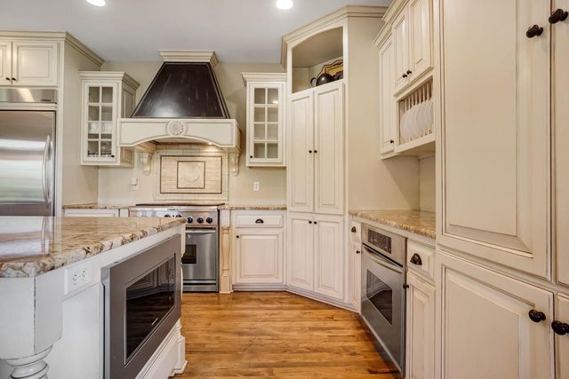 W207N5558 Carters Crossing CIRCLE, Menomonee Falls, WI 53051