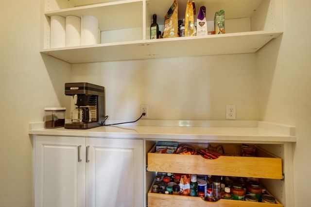 W207N5558 Carters Crossing CIRCLE, Menomonee Falls, WI 53051