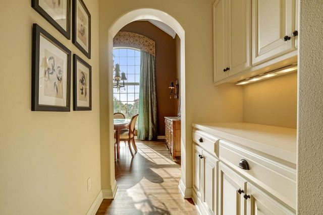 W207N5558 Carters Crossing CIRCLE, Menomonee Falls, WI 53051