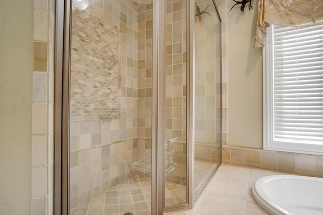 W207N5558 Carters Crossing CIRCLE, Menomonee Falls, WI 53051