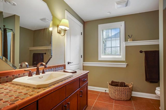 W207N5558 Carters Crossing CIRCLE, Menomonee Falls, WI 53051