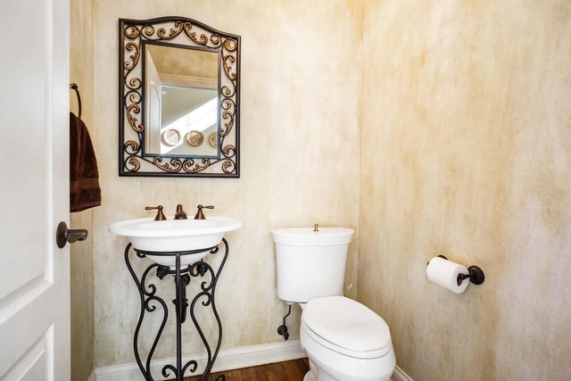 W207N5558 Carters Crossing CIRCLE, Menomonee Falls, WI 53051