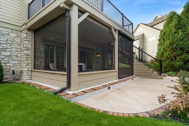 W207N5558 Carters Crossing CIRCLE, Menomonee Falls, WI 53051