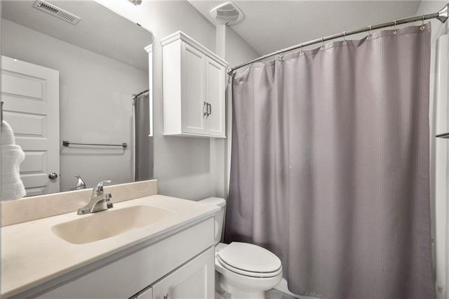 2120 Foxtail Drive, Kearney, MO 64060