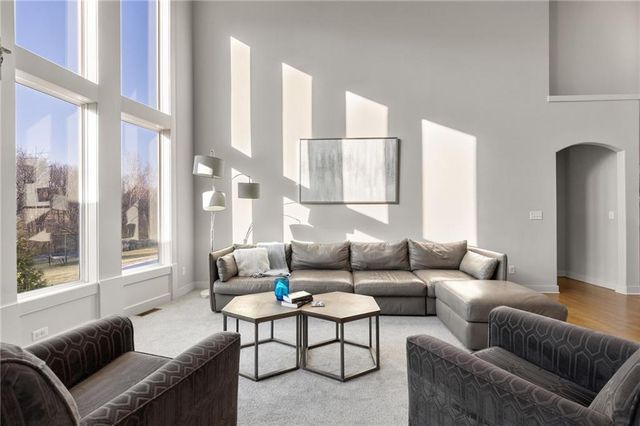 2120 Foxtail Drive, Kearney, MO 64060