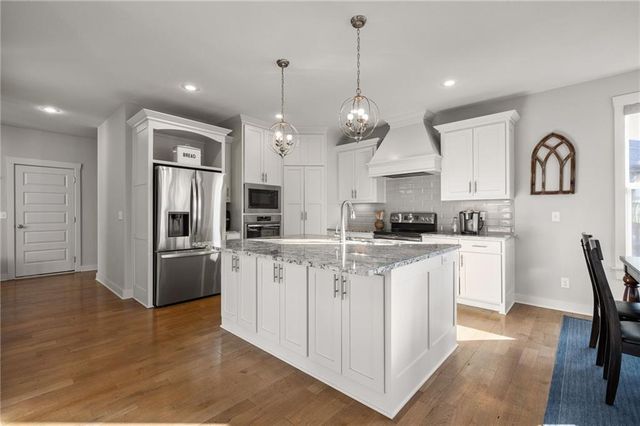 2120 Foxtail Drive, Kearney, MO 64060