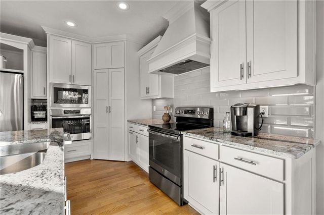 2120 Foxtail Drive, Kearney, MO 64060