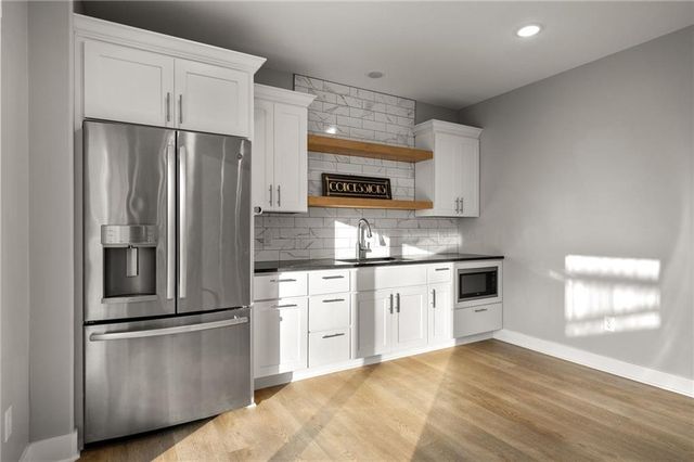 2120 Foxtail Drive, Kearney, MO 64060