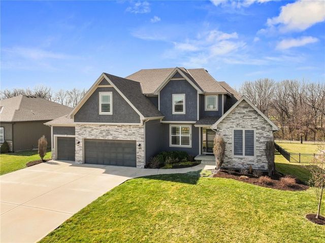 2120 Foxtail Drive, Kearney, MO 64060