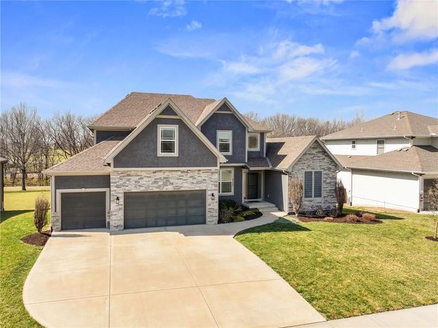 2120 Foxtail Drive, Kearney, MO 64060
