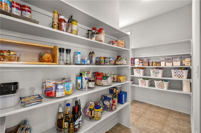 2120 Foxtail Drive, Kearney, MO 64060