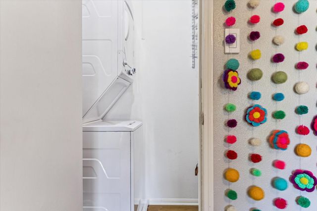 6465 Bayou Glen Road, Houston, TX 77057