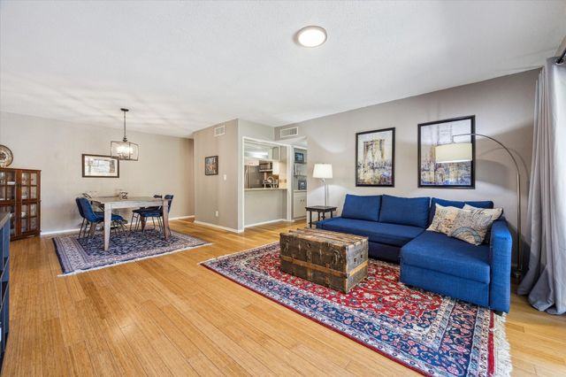 6465 Bayou Glen Road, Houston, TX 77057