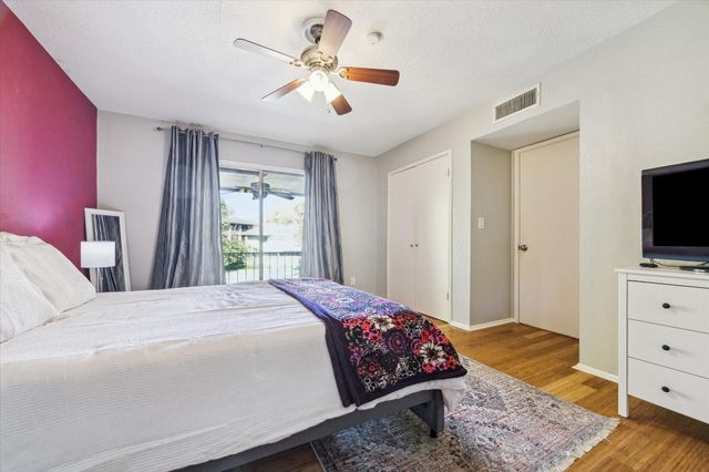 6465 Bayou Glen Road, Houston, TX 77057