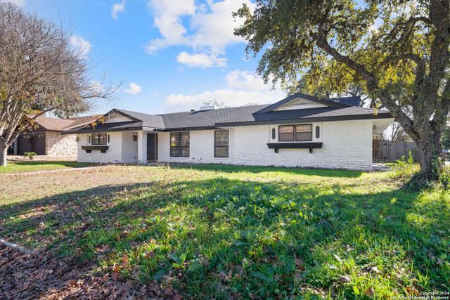 702 Fawndale, Windcrest, TX 78239