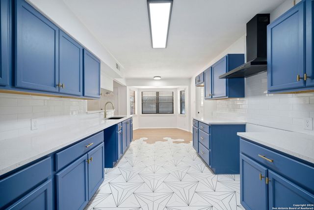 702 Fawndale, Windcrest, TX 78239