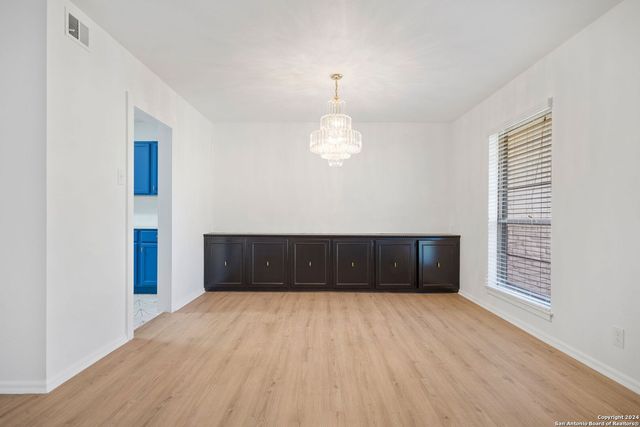 702 Fawndale, Windcrest, TX 78239