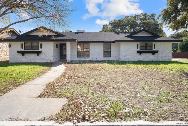 702 Fawndale, Windcrest, TX 78239