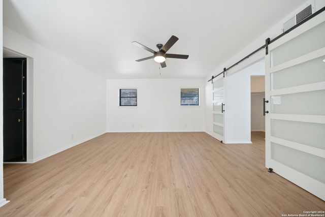 702 Fawndale, Windcrest, TX 78239