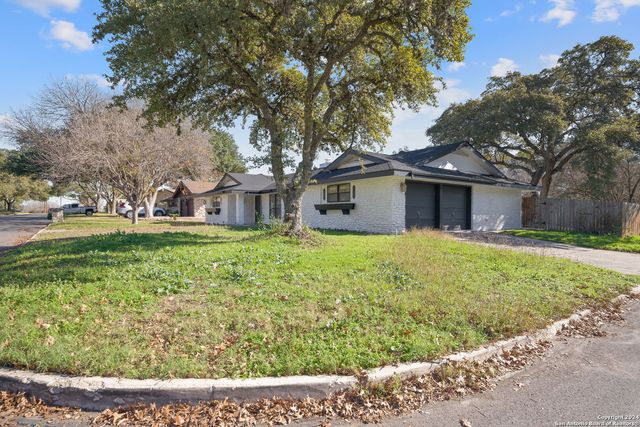 702 Fawndale, Windcrest, TX 78239