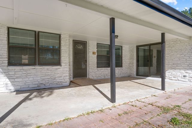 702 Fawndale, Windcrest, TX 78239