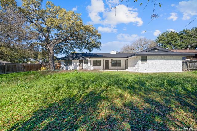 702 Fawndale, Windcrest, TX 78239