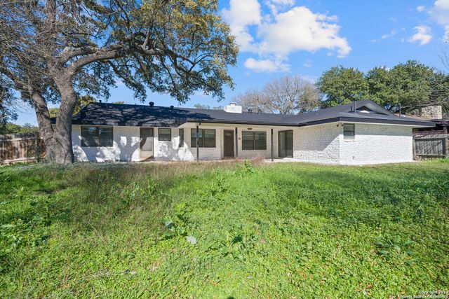 702 Fawndale, Windcrest, TX 78239
