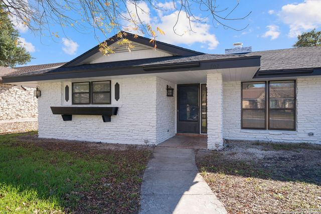 702 Fawndale, Windcrest, TX 78239