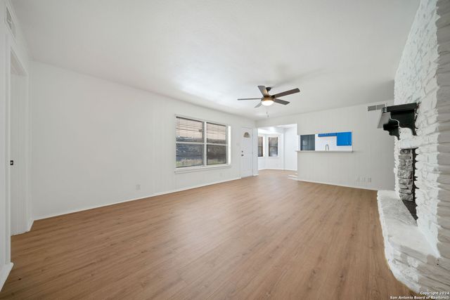 702 Fawndale, Windcrest, TX 78239