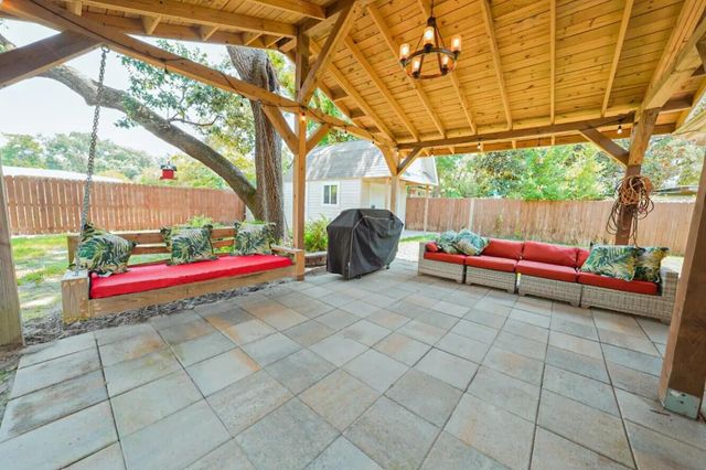 109 Thornhill Road, Fort Walton Beach, FL 32547