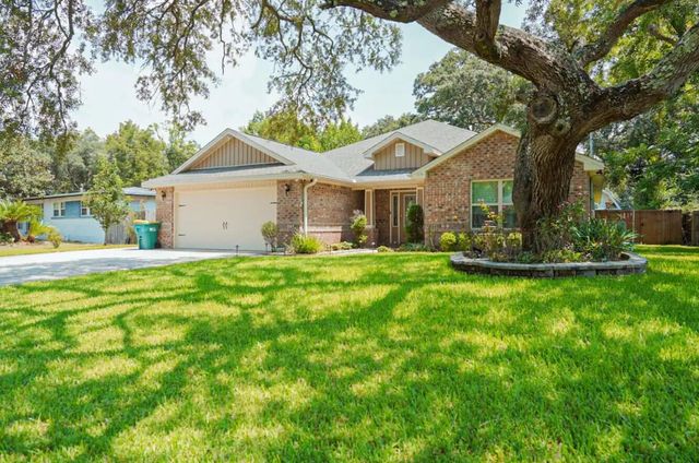 109 Thornhill Road, Fort Walton Beach, FL 32547