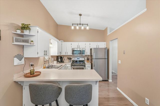 8575 Yalta Lane NE, Circle Pines, MN 55014