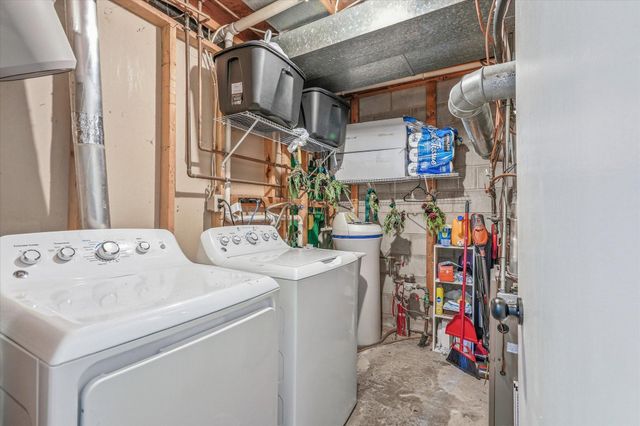 8575 Yalta Lane NE, Circle Pines, MN 55014