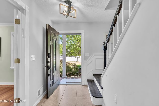 216 Doe Road, Toms River, NJ 08753