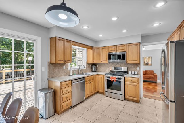 216 Doe Road, Toms River, NJ 08753