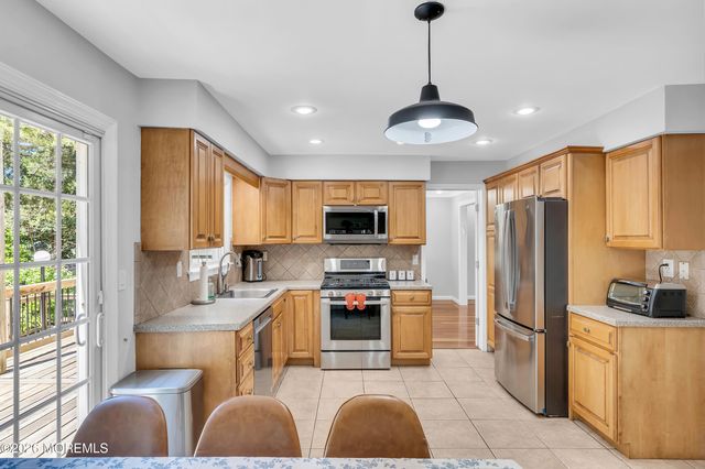 216 Doe Road, Toms River, NJ 08753