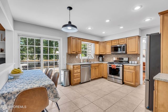 216 Doe Road, Toms River, NJ 08753
