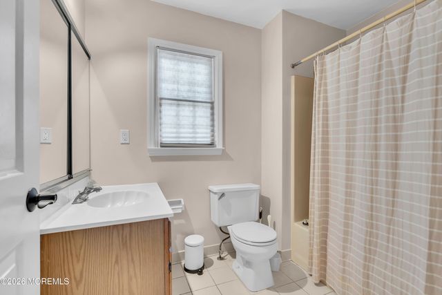 216 Doe Road, Toms River, NJ 08753