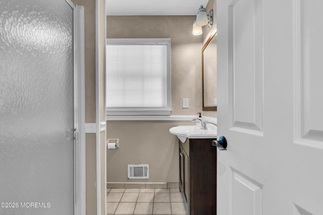 216 Doe Road, Toms River, NJ 08753