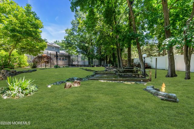 216 Doe Road, Toms River, NJ 08753
