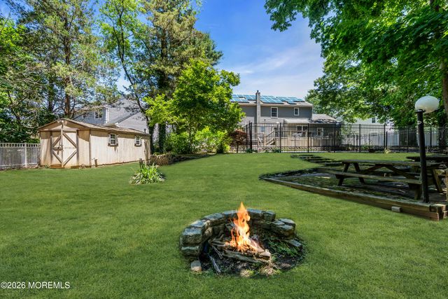 216 Doe Road, Toms River, NJ 08753