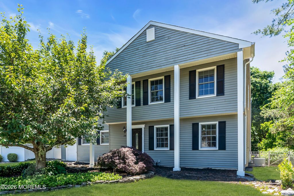 216 Doe Road, Toms River, NJ 08753